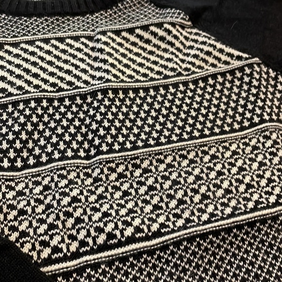 Talbots Pattern Pullover Sweater - Picture 2 of 4